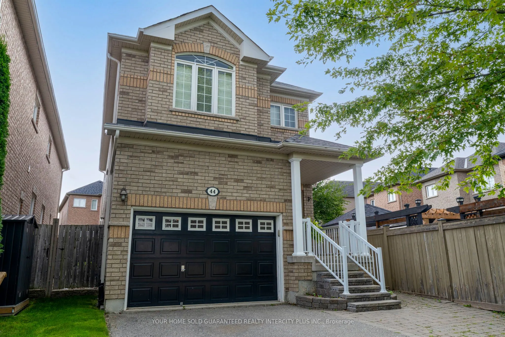 44 Eagleview Way