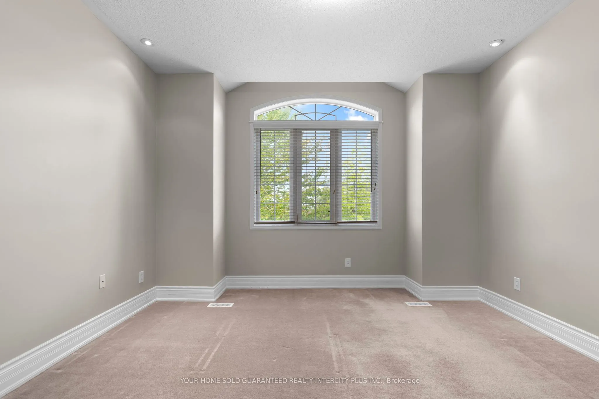 44 Eagleview Way