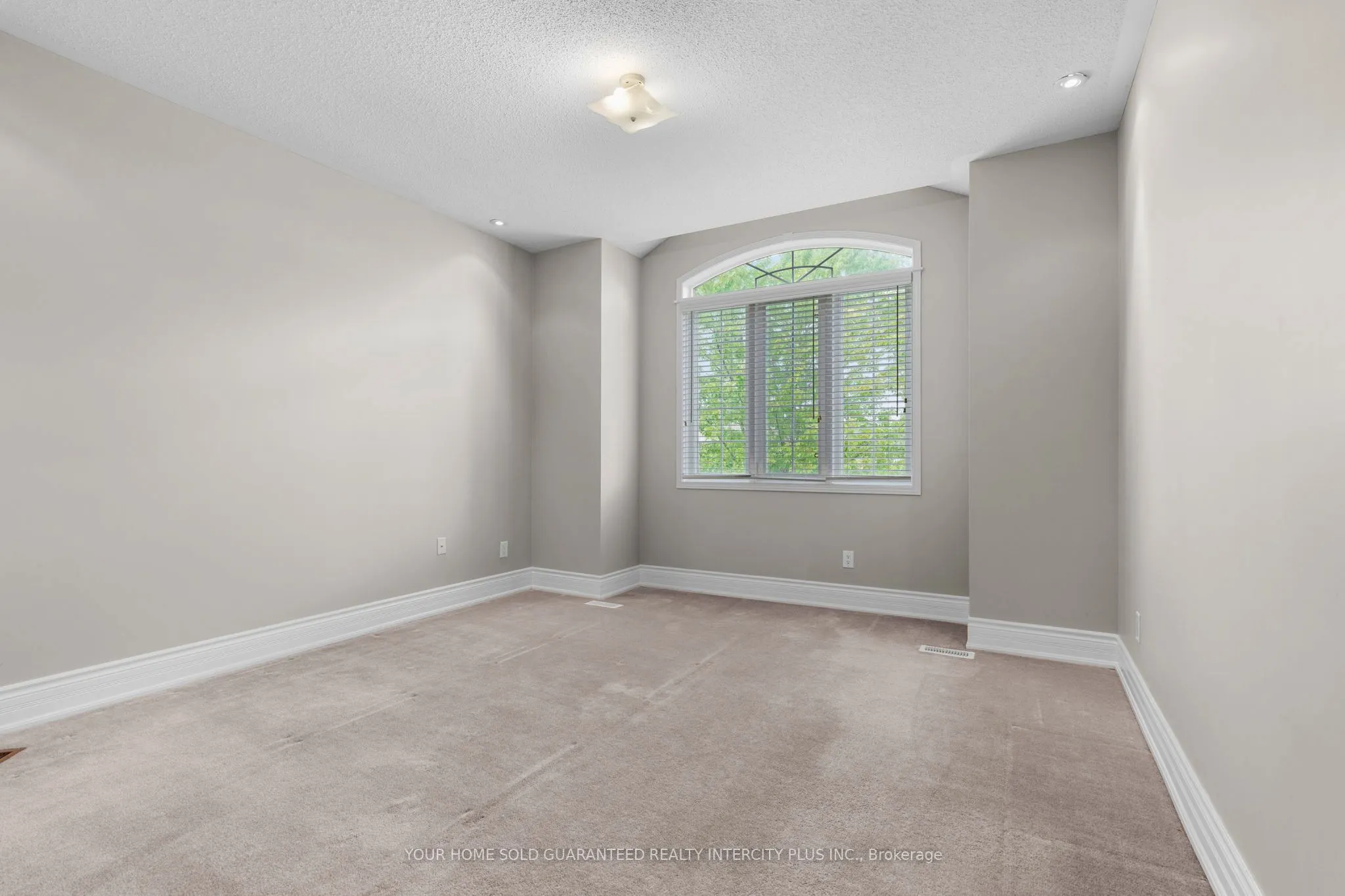 44 Eagleview Way