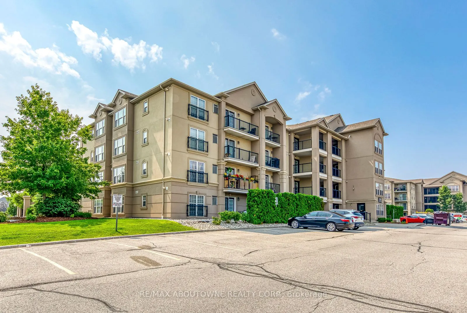 1370 Main Street E, #312