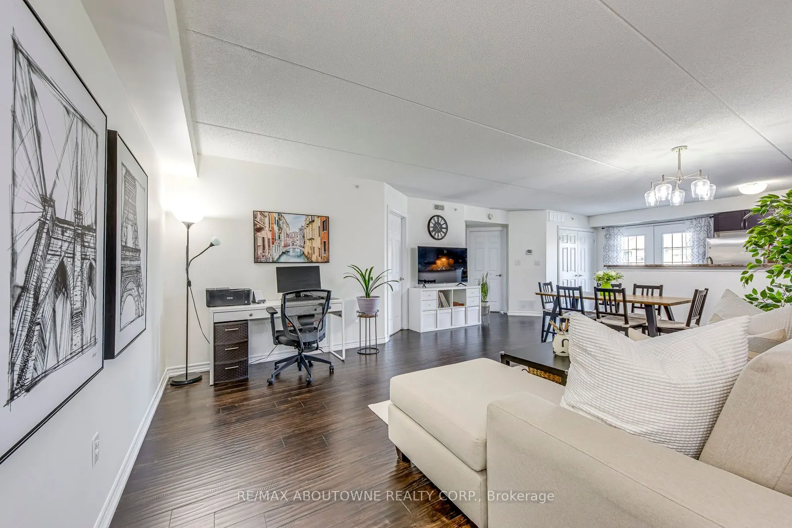 1370 Main Street E, #312
