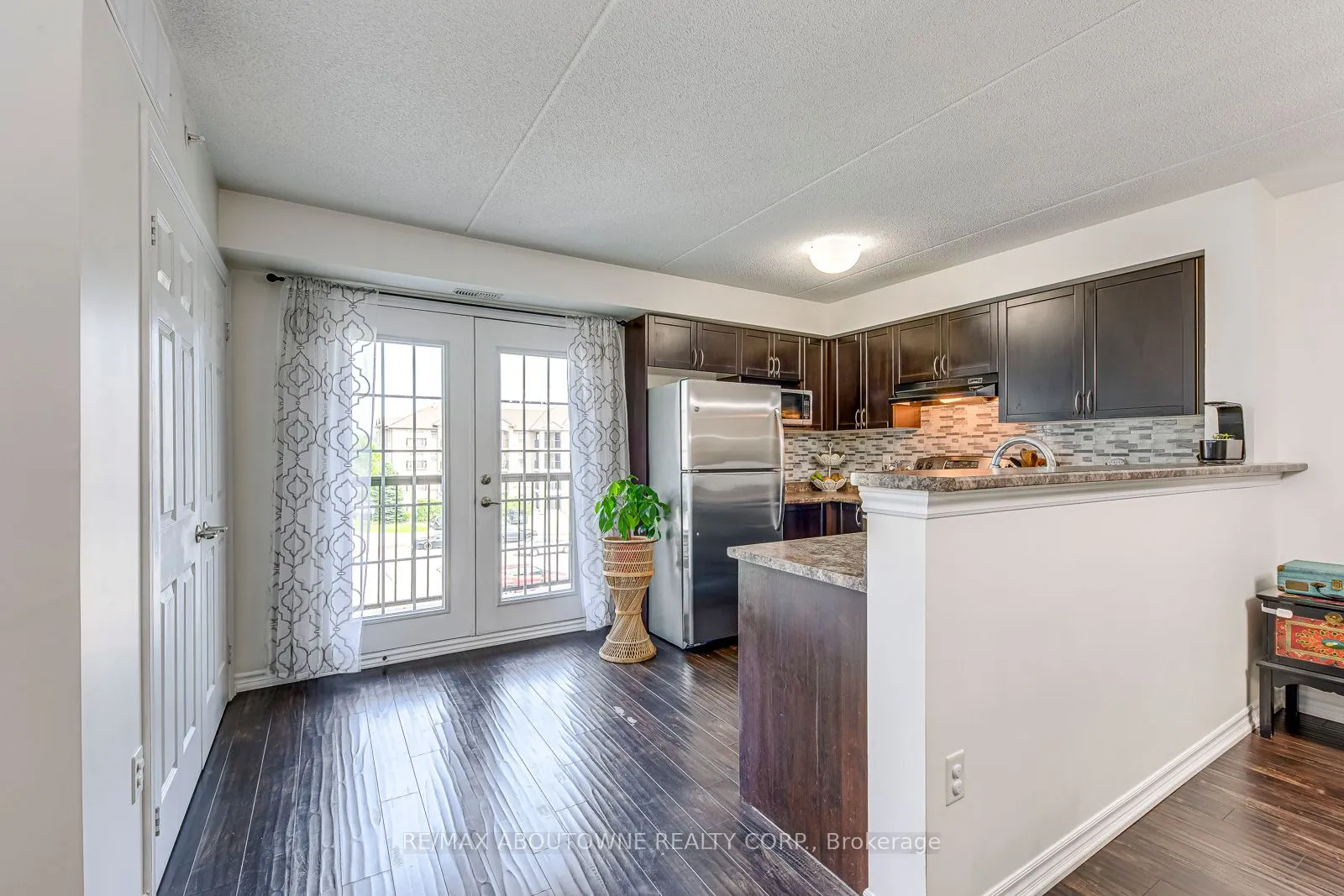 1370 Main Street E, #312