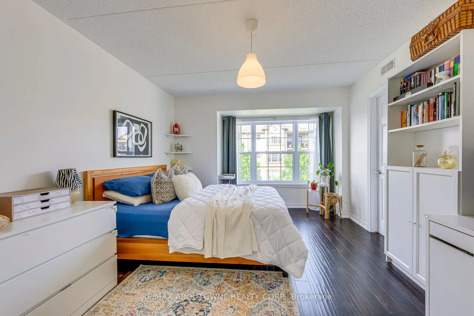 1370 Main Street E, #312