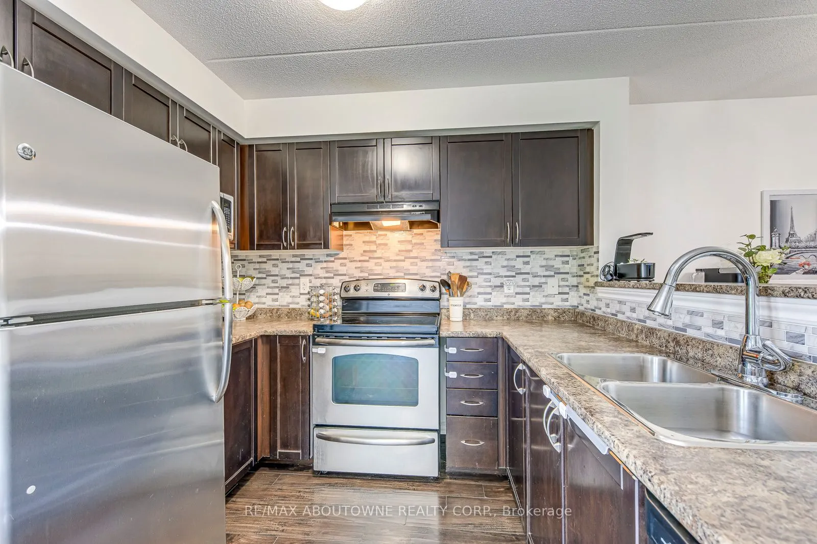 1370 Main Street E, #312
