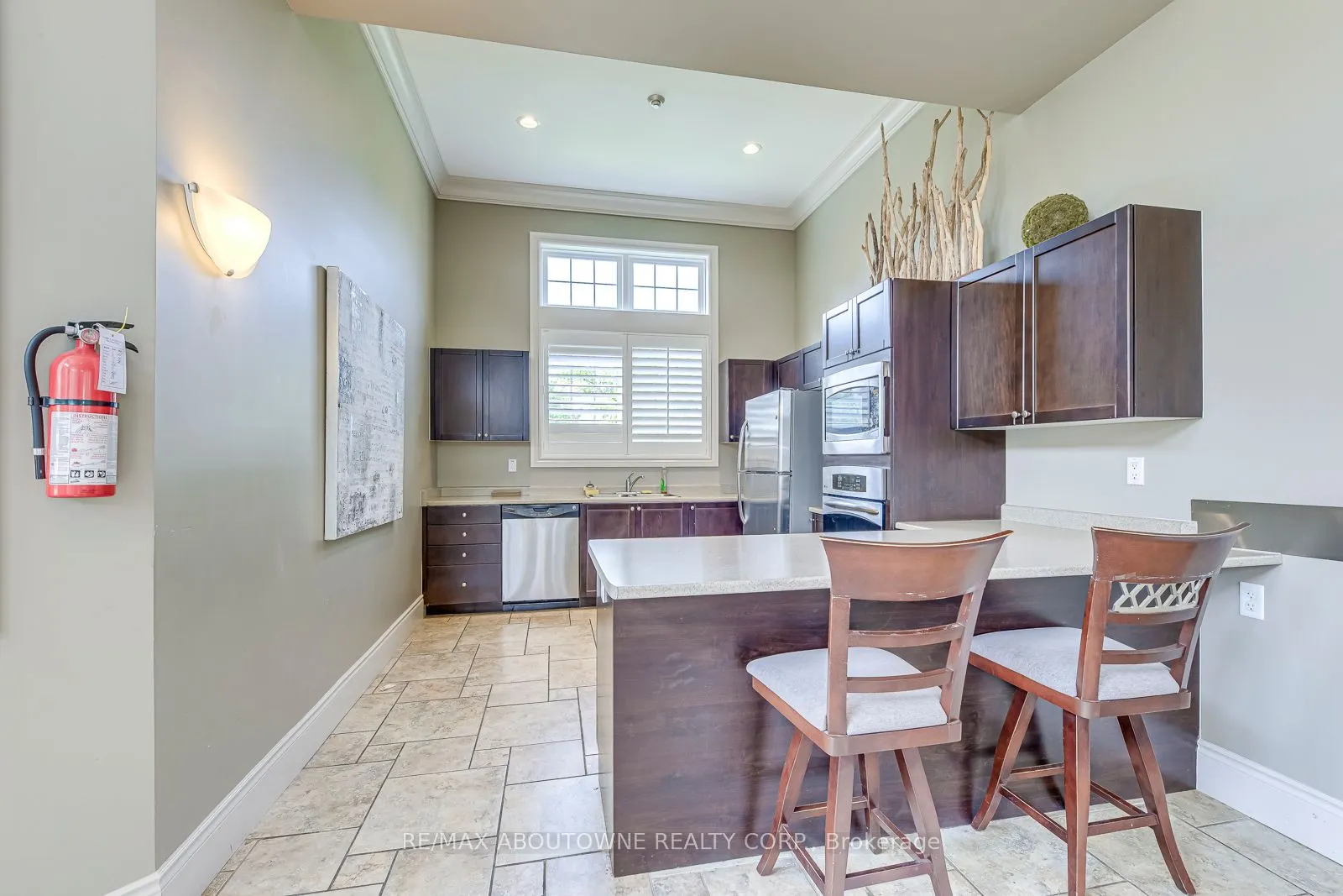 1370 Main Street E, #312