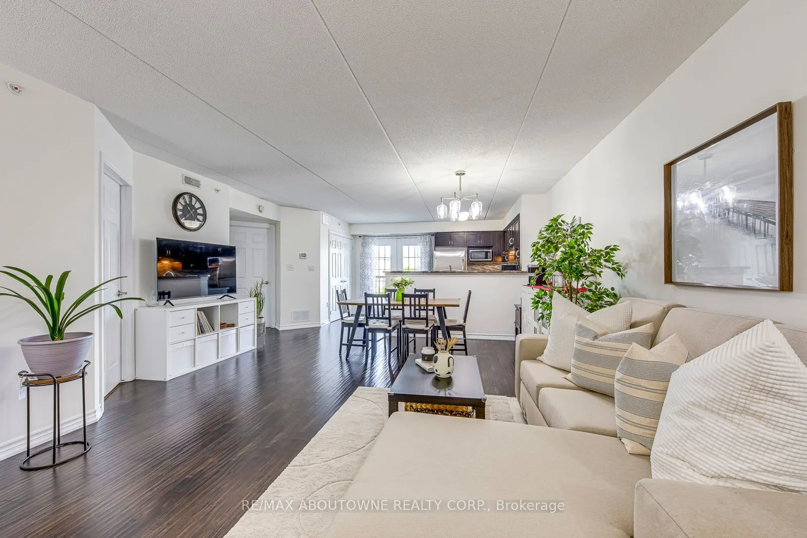 1370 Main Street E, #312