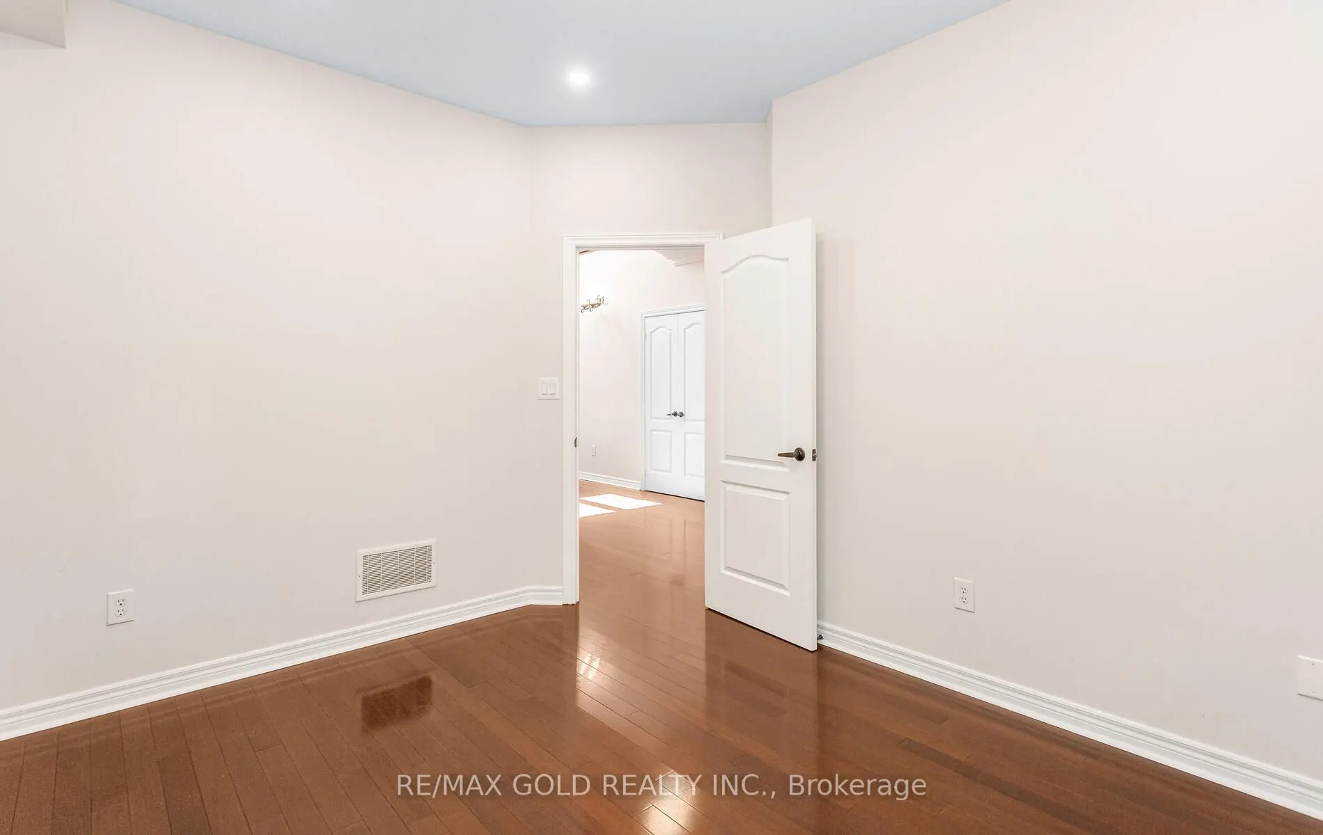 3129 Gladish Grove