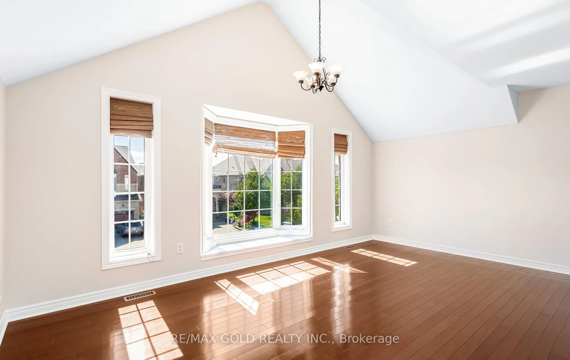 3129 Gladish Grove