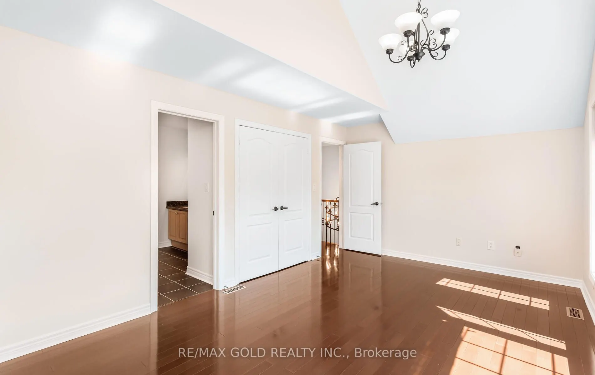3129 Gladish Grove