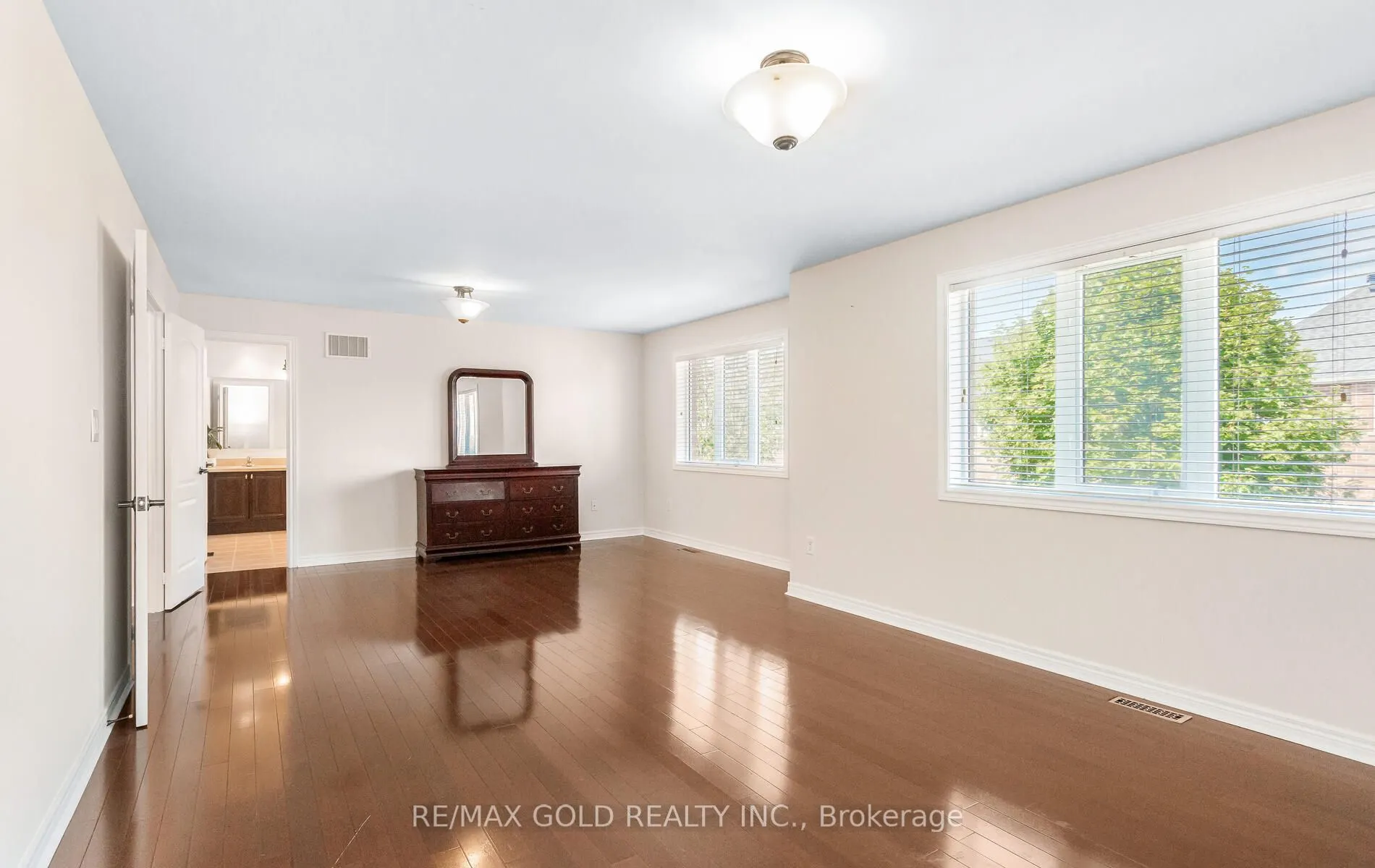 3129 Gladish Grove