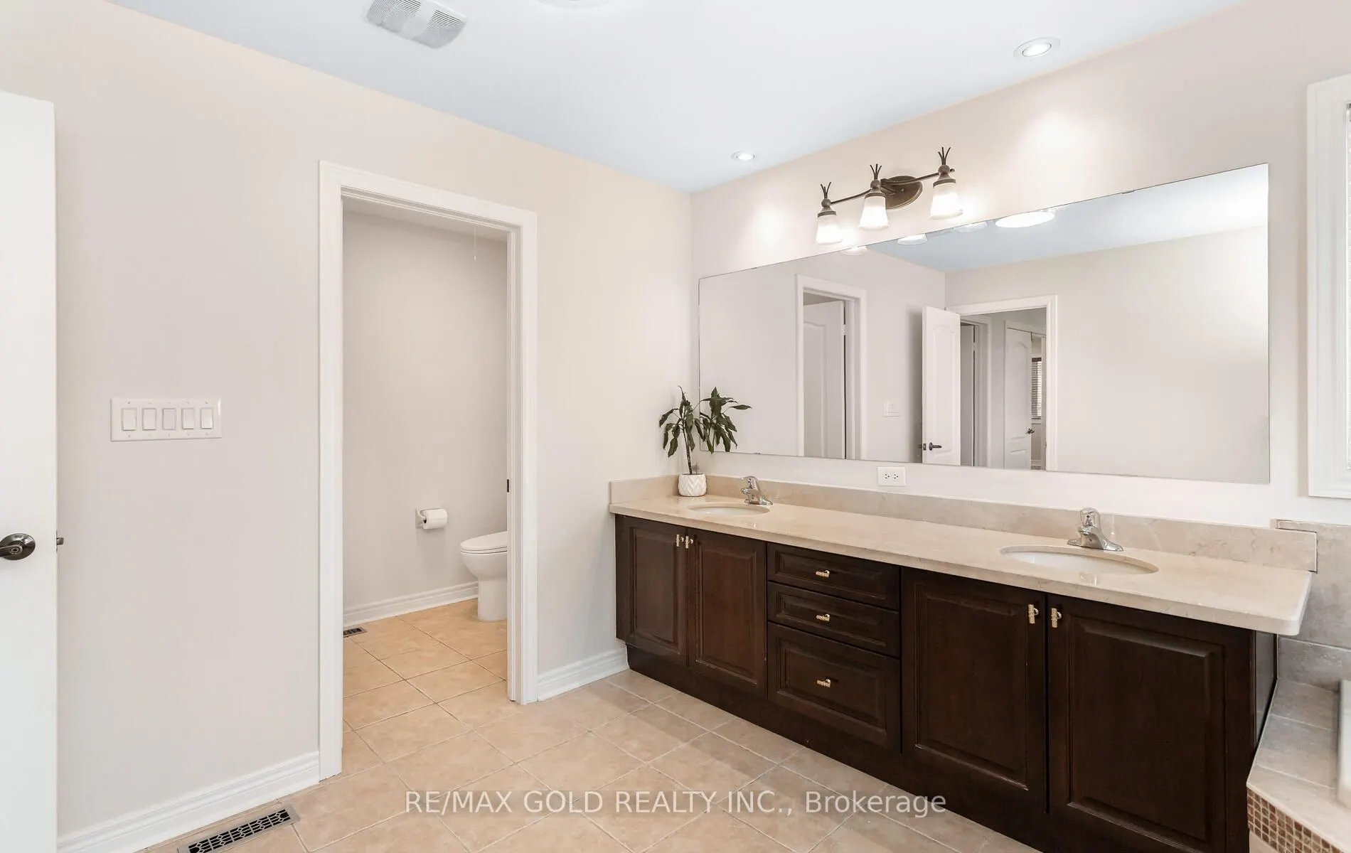 3129 Gladish Grove