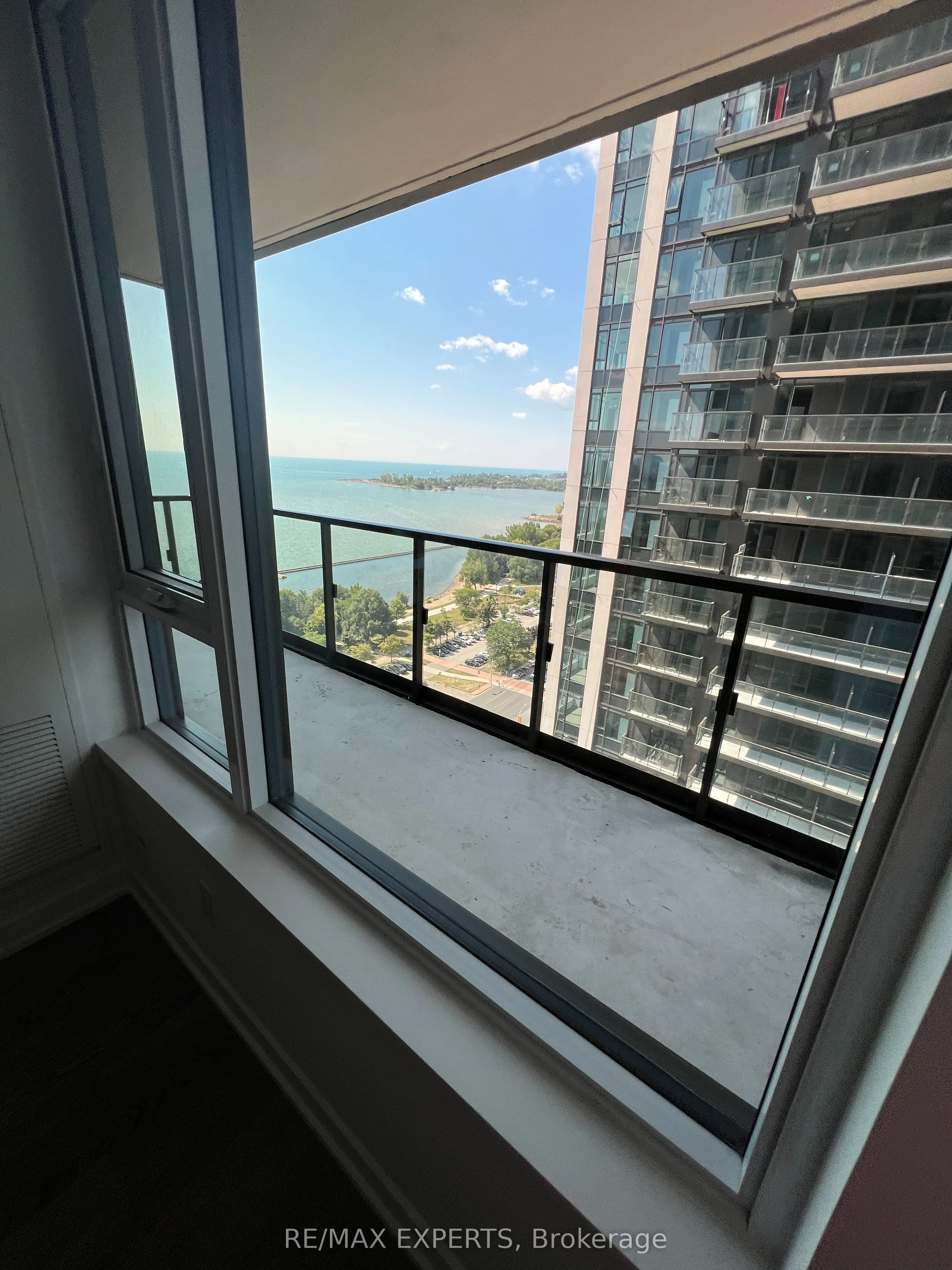 1926 LAKE SHORE Boulevard W, #2211