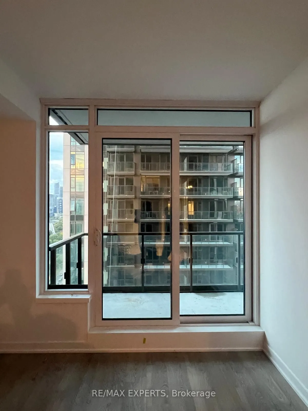 1926 LAKE SHORE Boulevard W, #2211