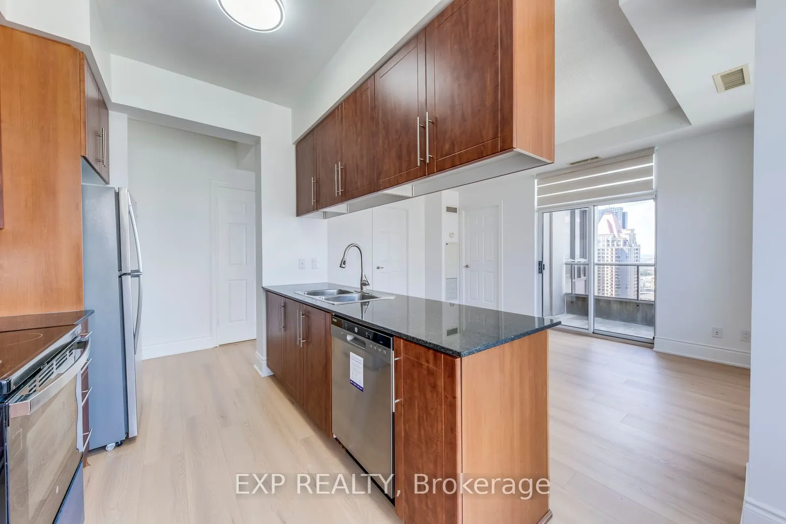 310 Burnhamthorpe Road, #2906