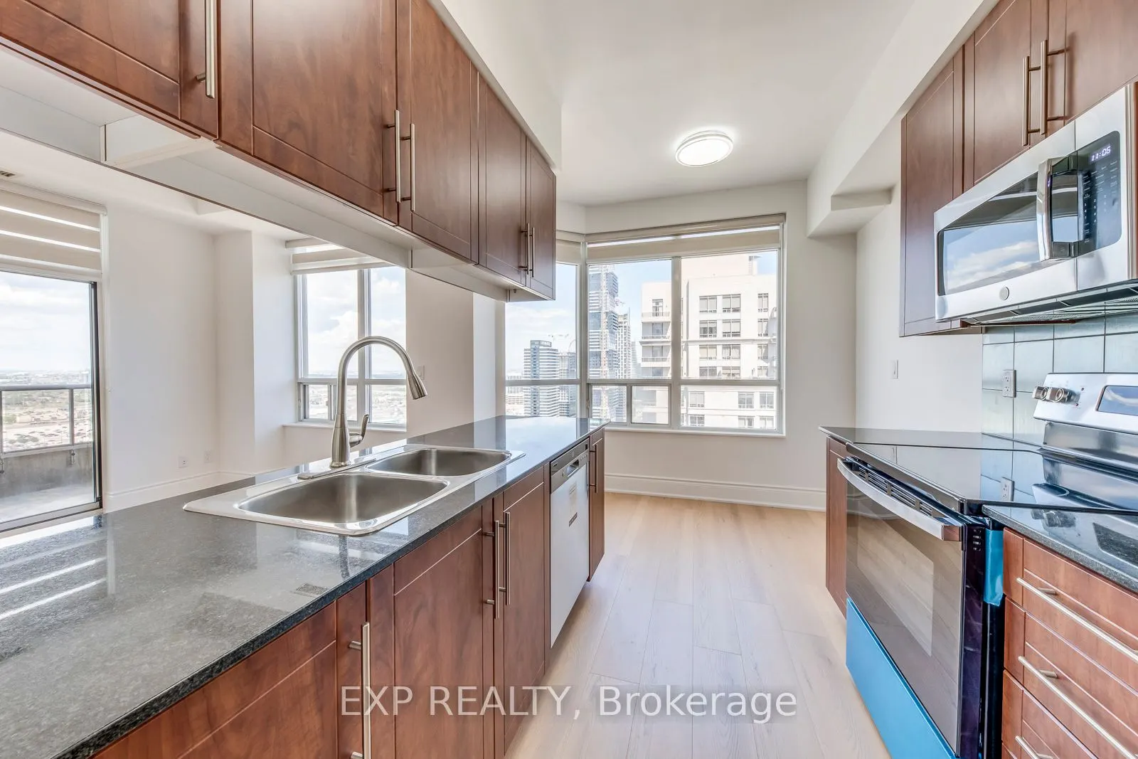 310 Burnhamthorpe Road, #2906