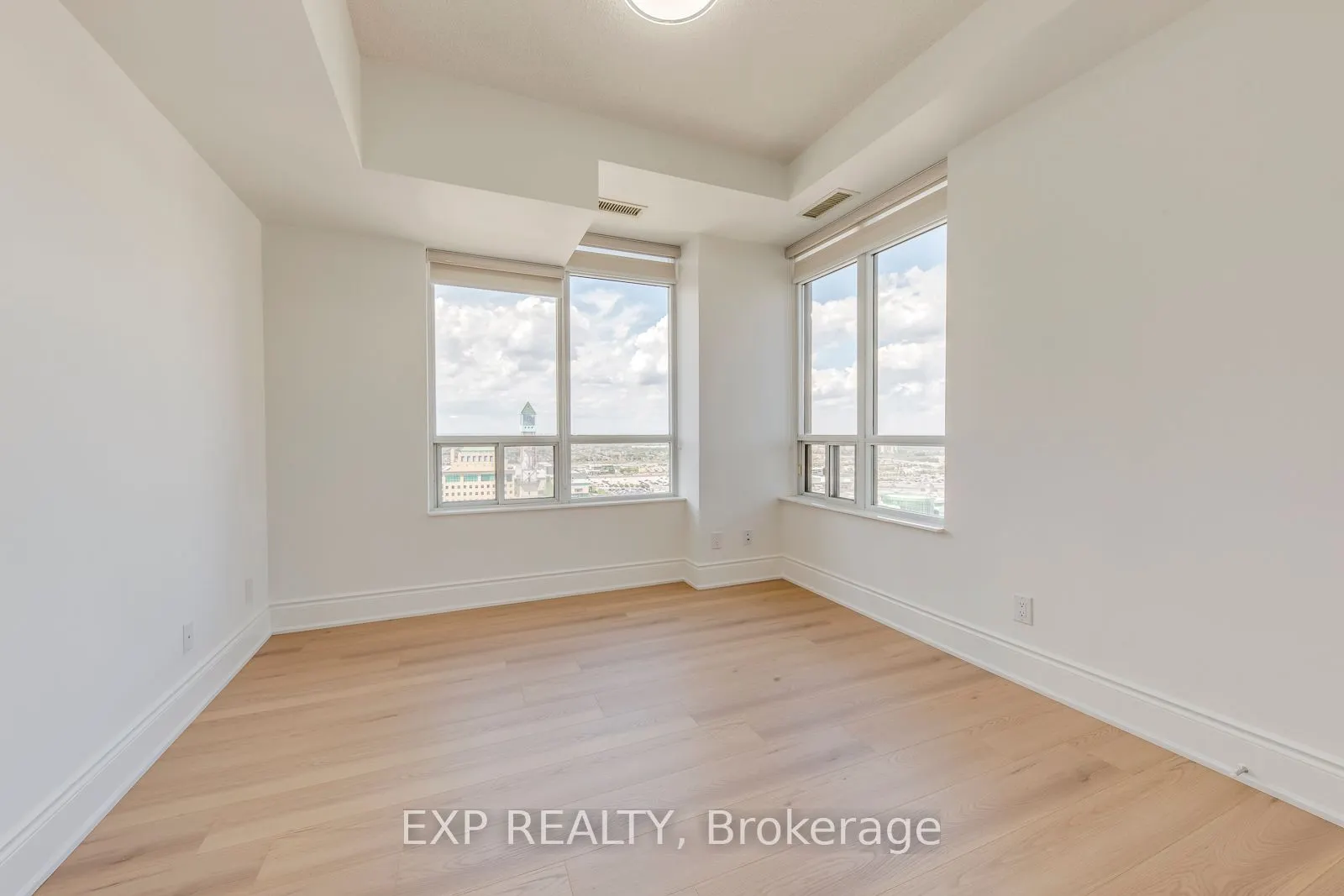 310 Burnhamthorpe Road, #2906