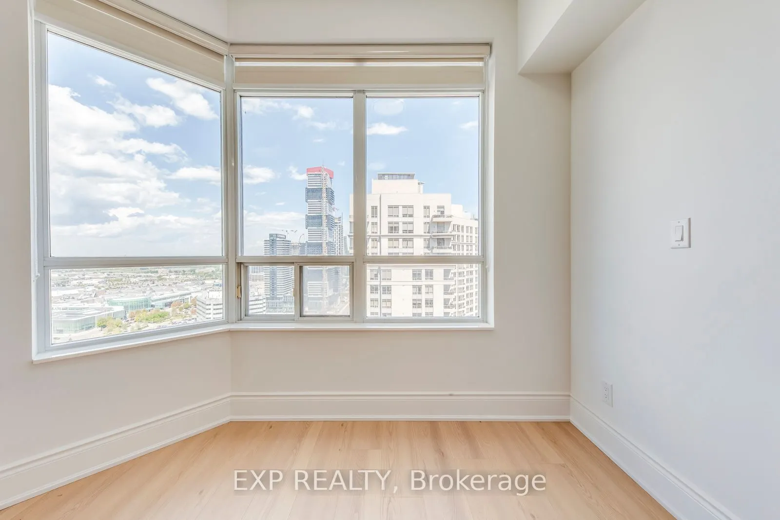 310 Burnhamthorpe Road, #2906