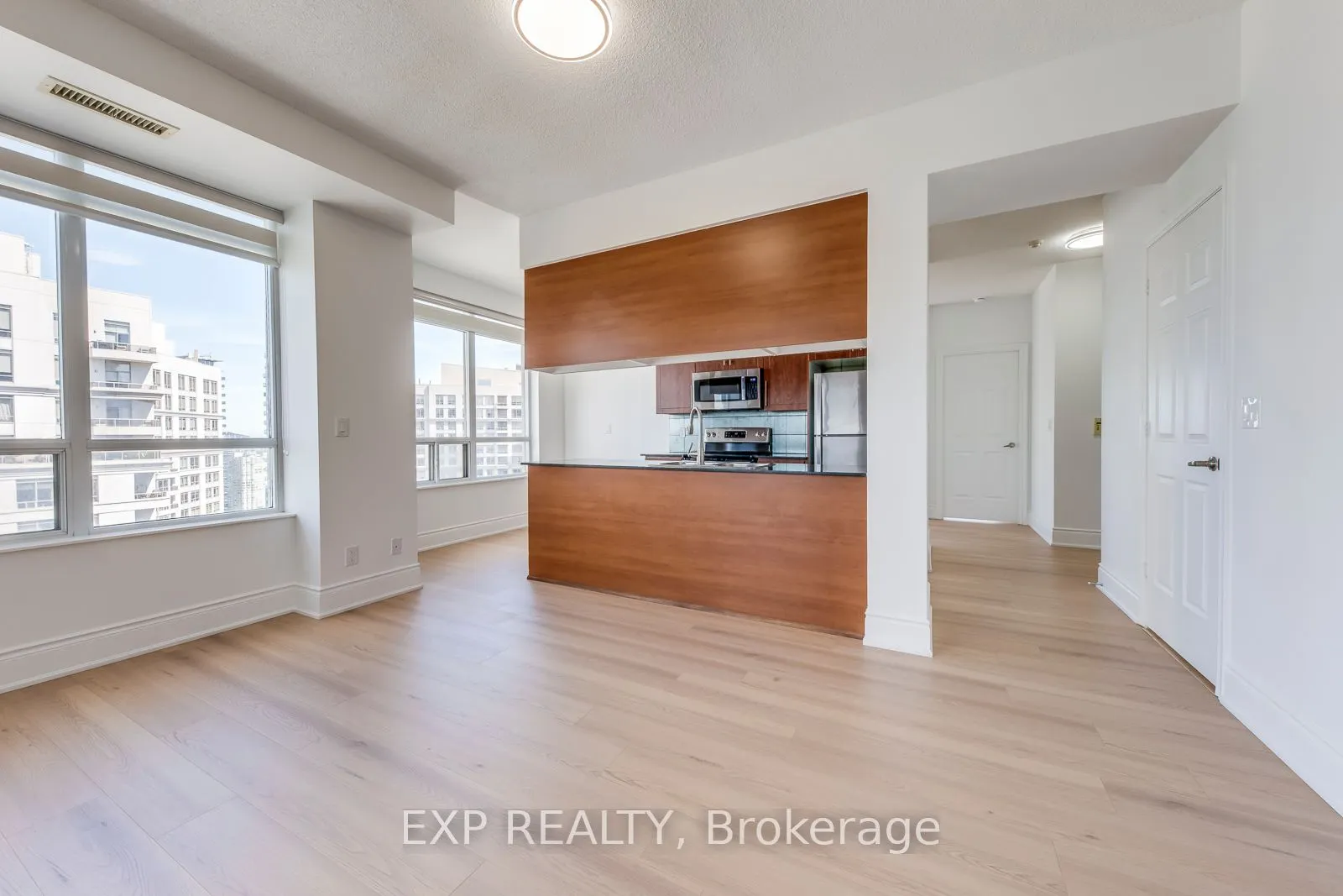 310 Burnhamthorpe Road, #2906