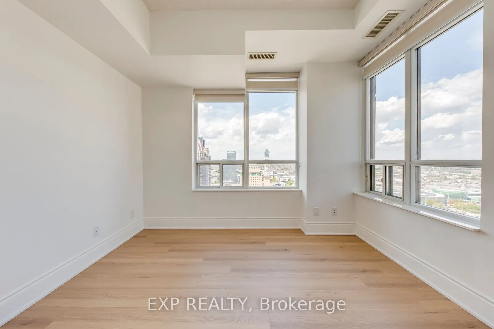 310 Burnhamthorpe Road, #2906