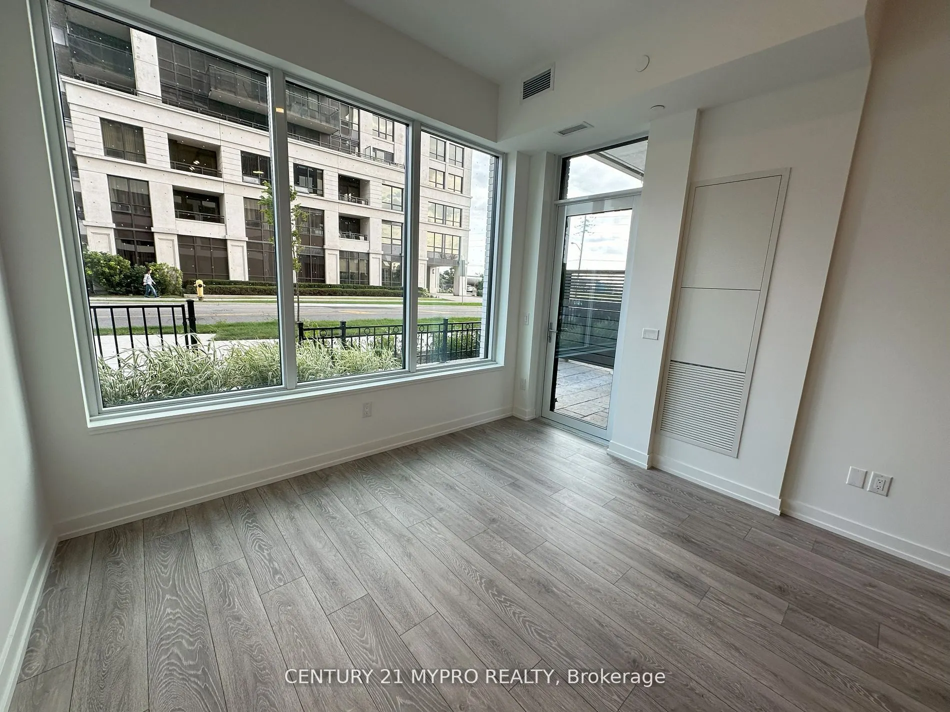 1100 Sheppard Avenue W, #105