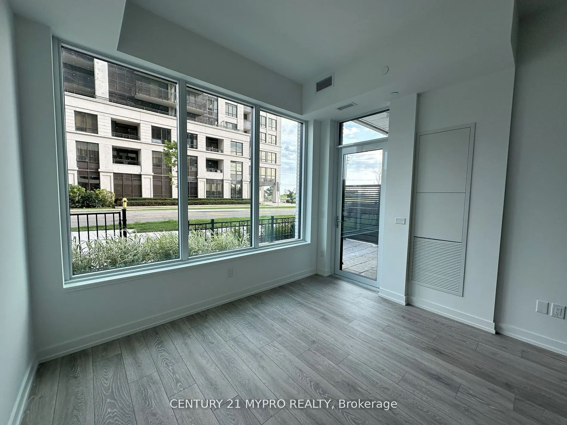 1100 Sheppard Avenue W, #105