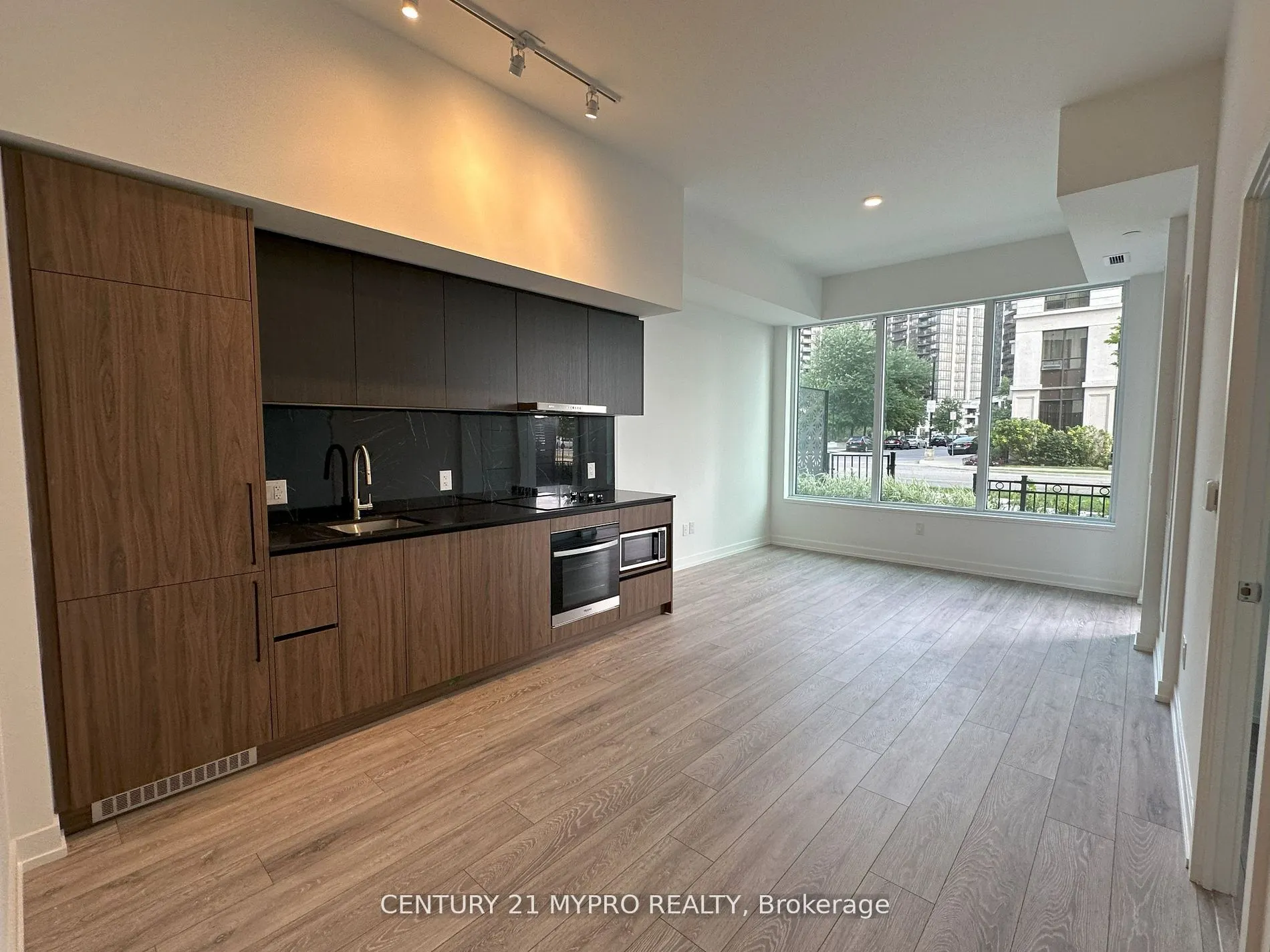 1100 Sheppard Avenue W, #105