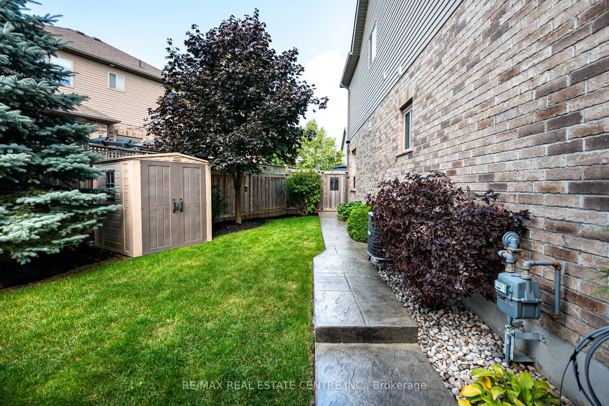 33 Wardlaw Avenue
