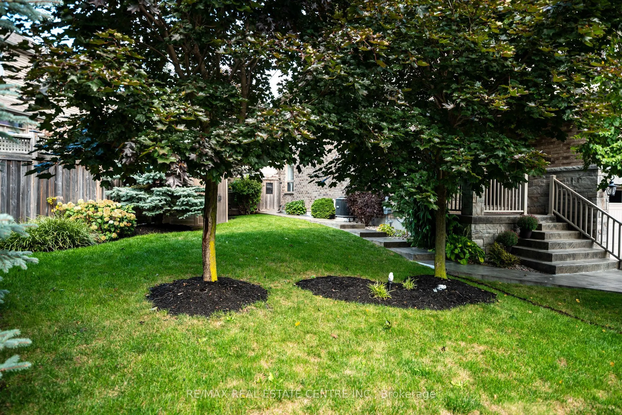 33 Wardlaw Avenue