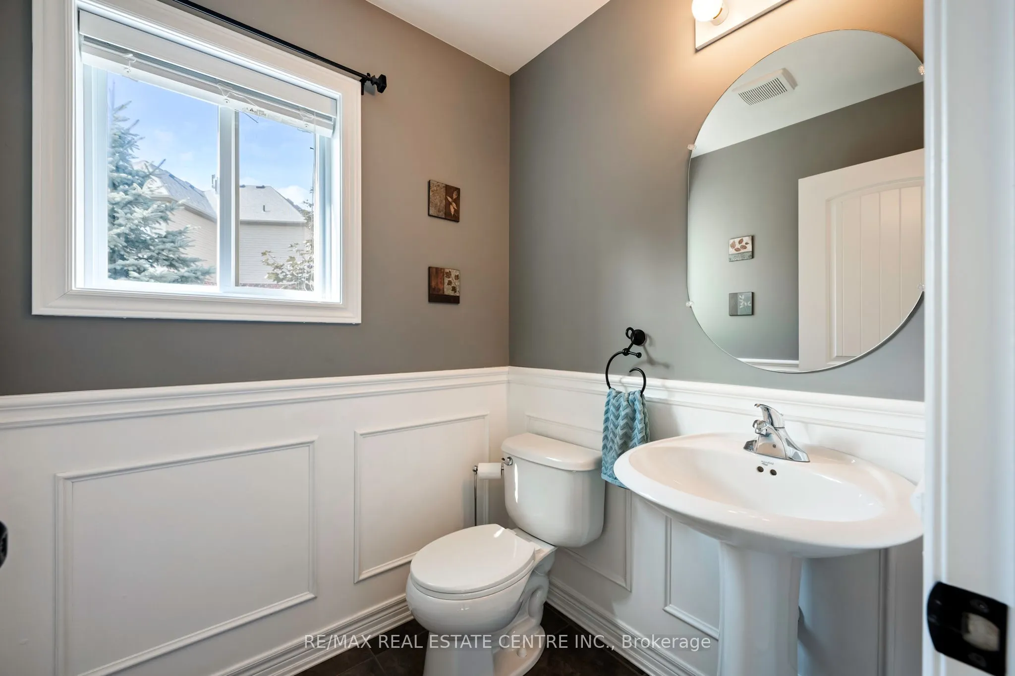 33 Wardlaw Avenue