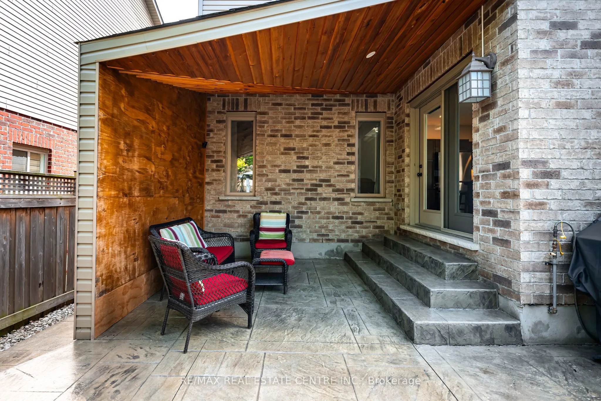 33 Wardlaw Avenue