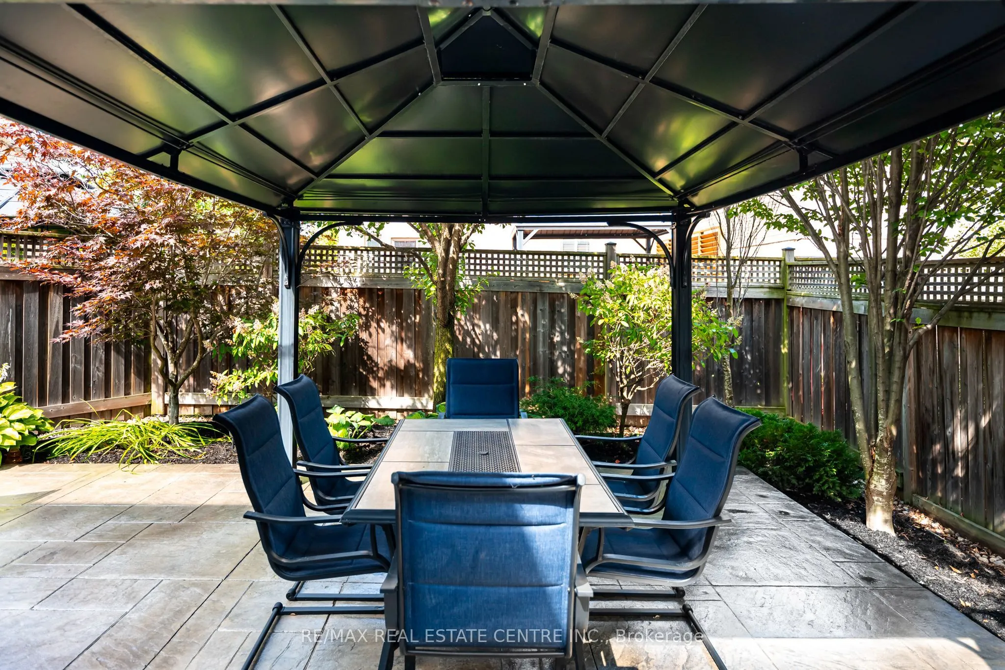 33 Wardlaw Avenue