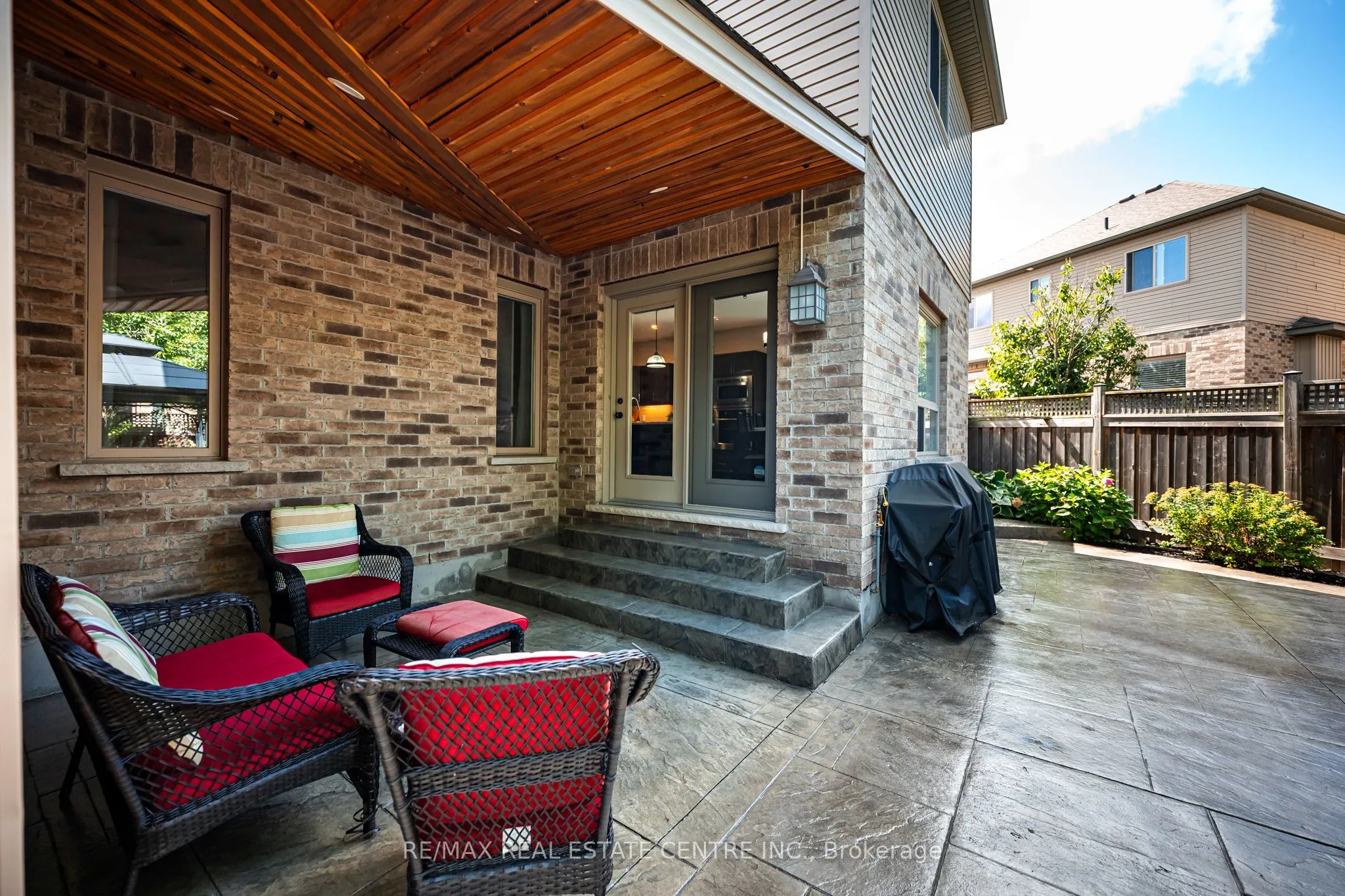 33 Wardlaw Avenue