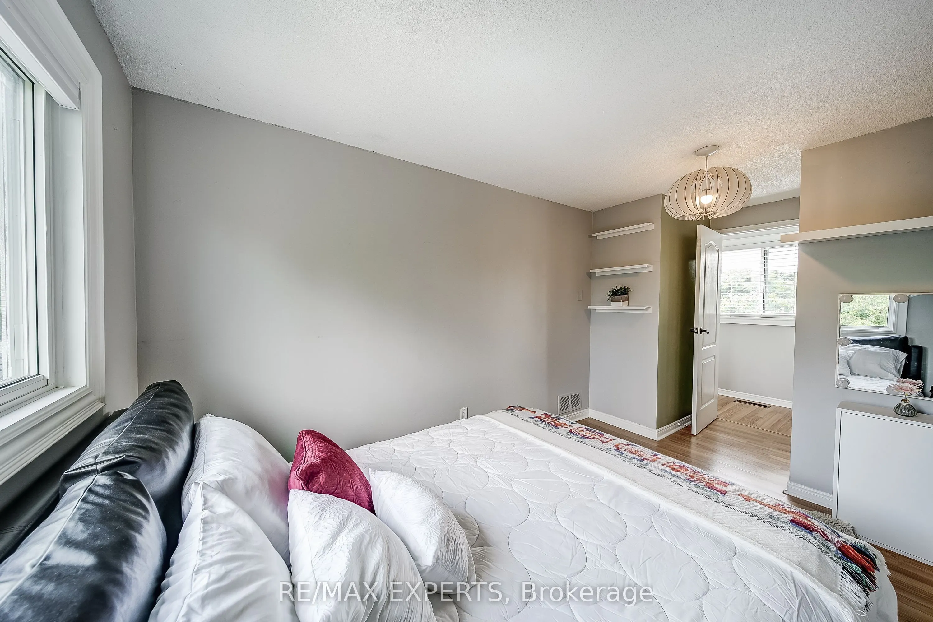 31 Shalom Crescent