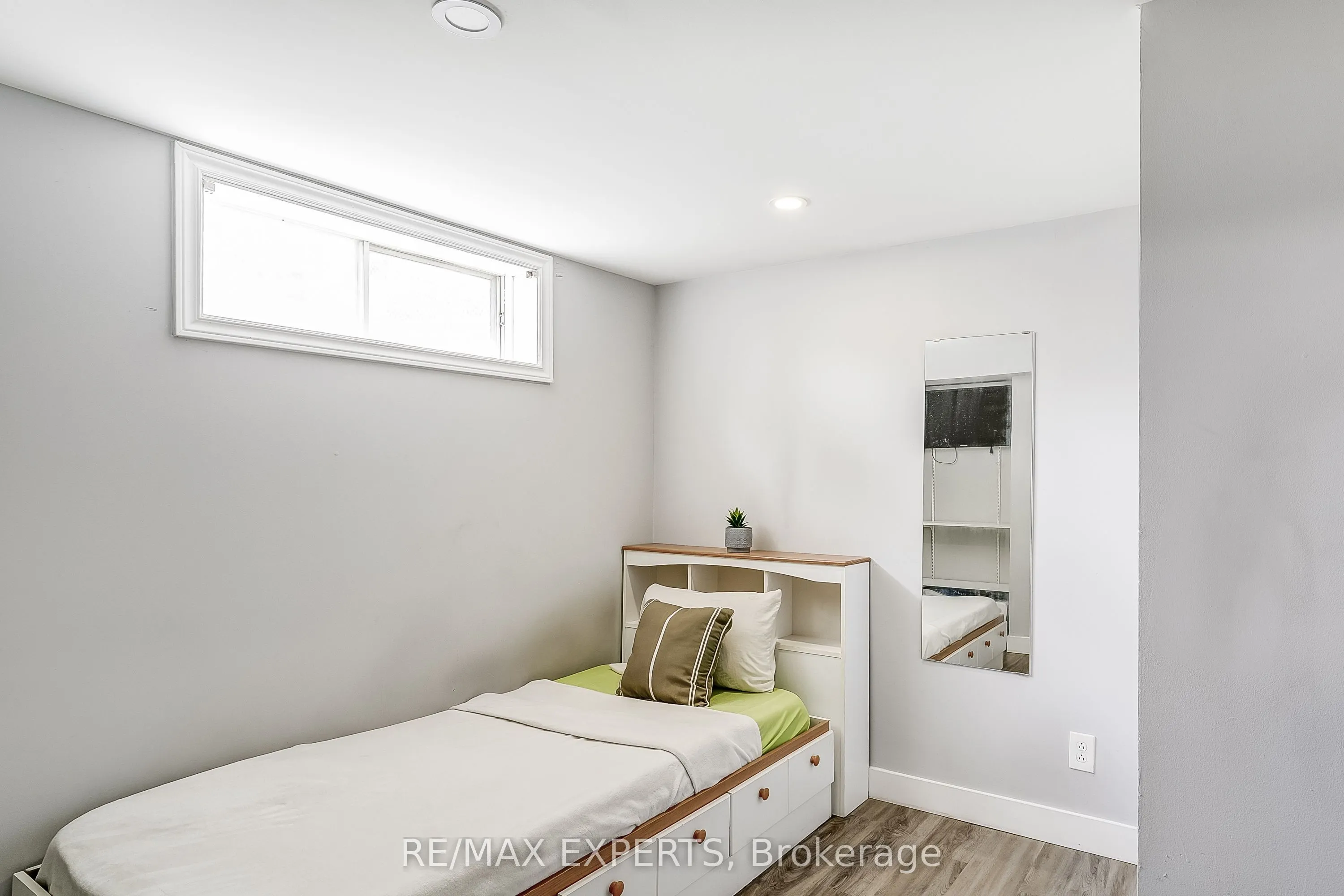 31 Shalom Crescent