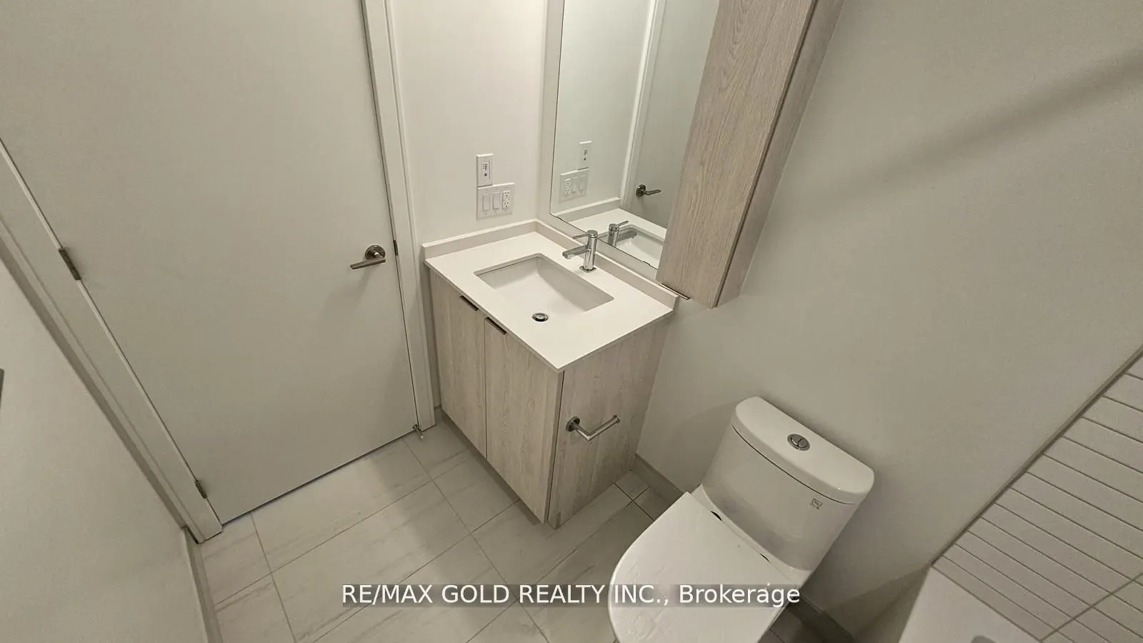 86 Dundas Street E, #1319