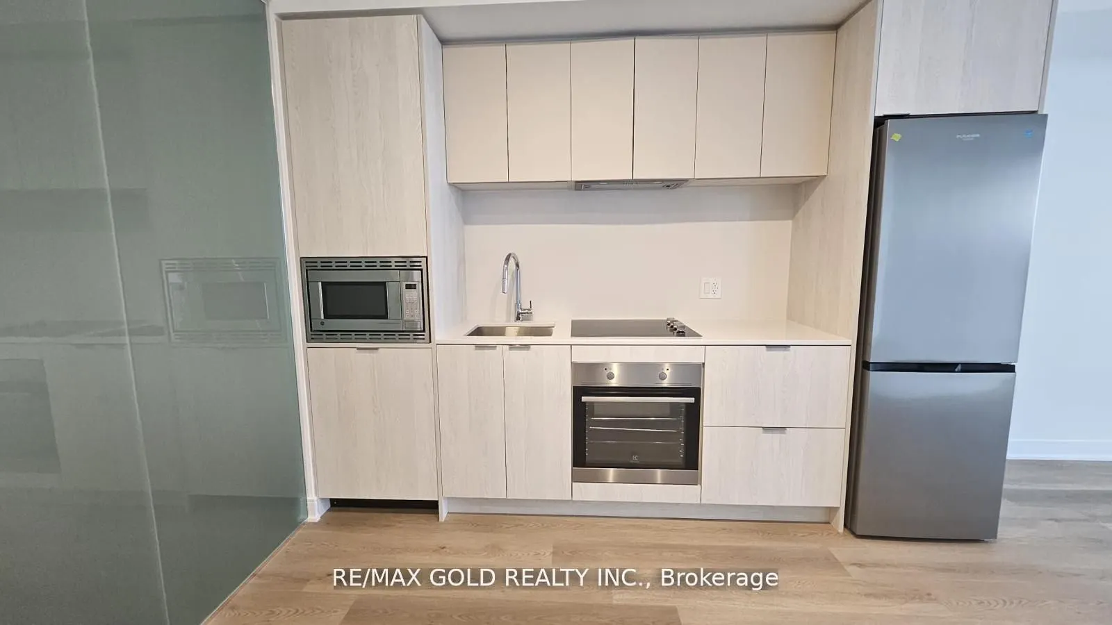 86 Dundas Street E, #1319