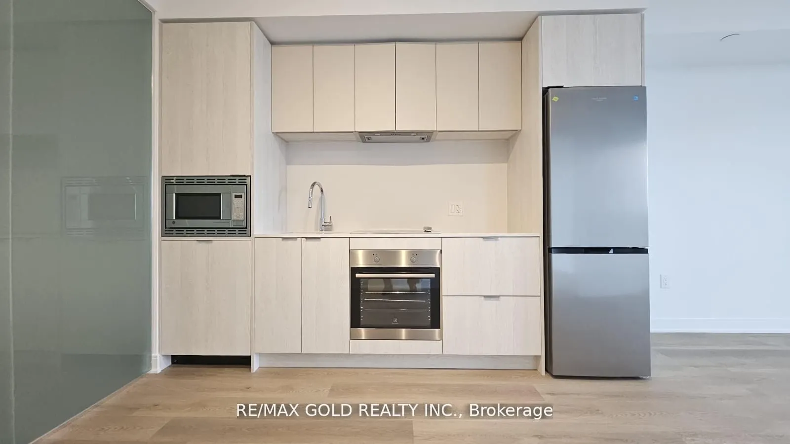 86 Dundas Street E, #1319