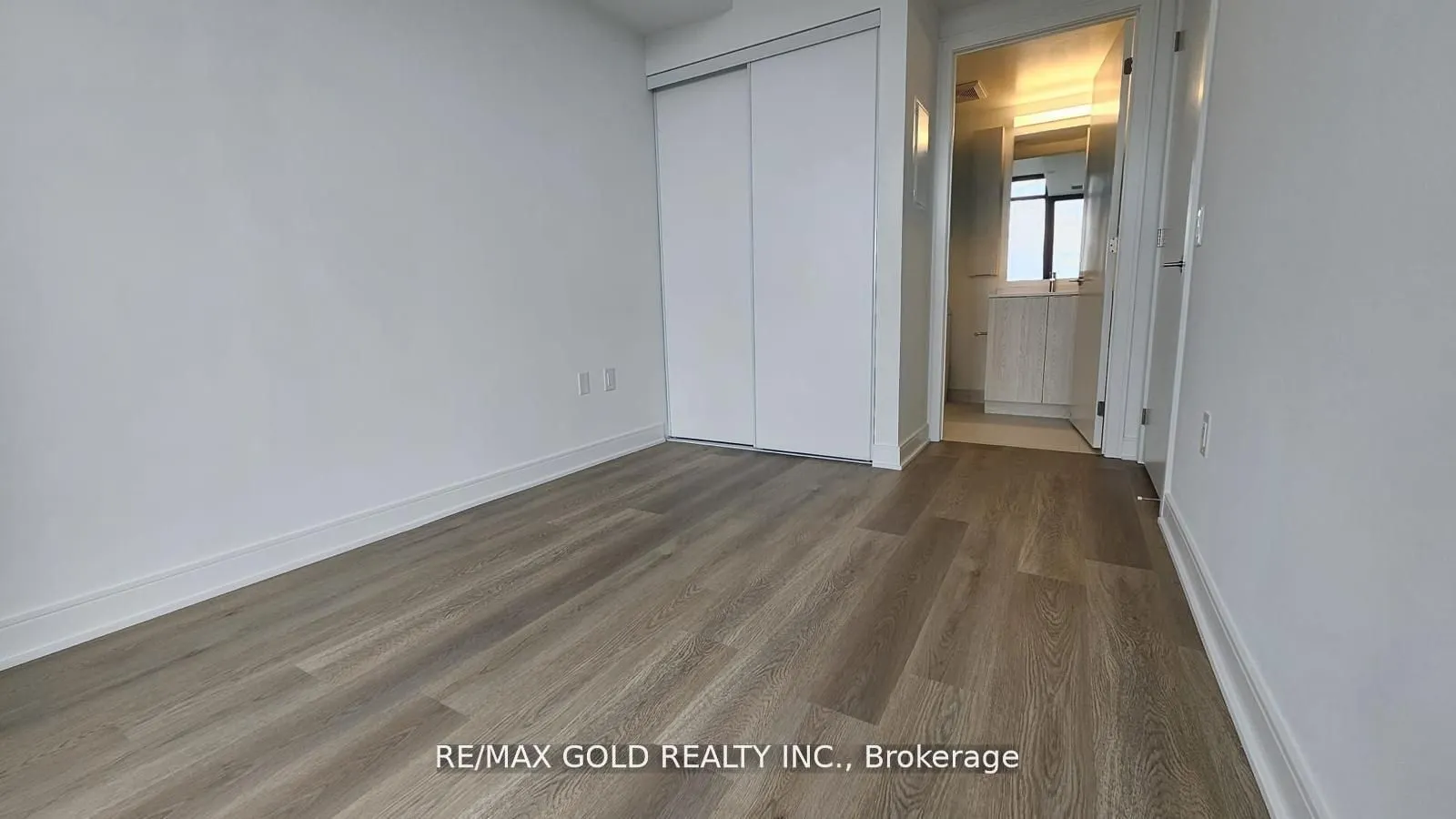 86 Dundas Street E, #1319
