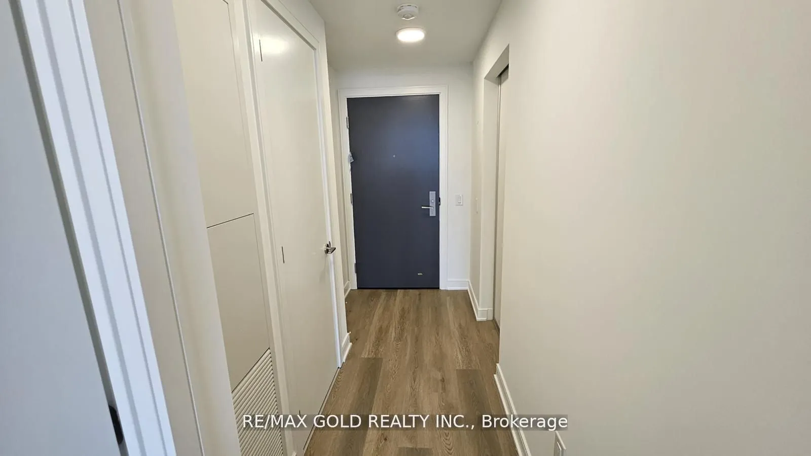 86 Dundas Street E, #1319