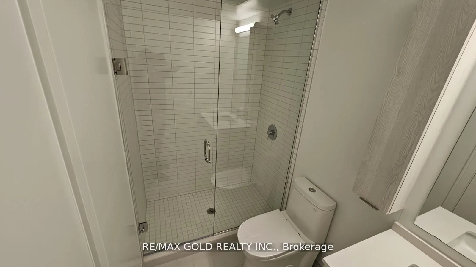 86 Dundas Street E, #1319