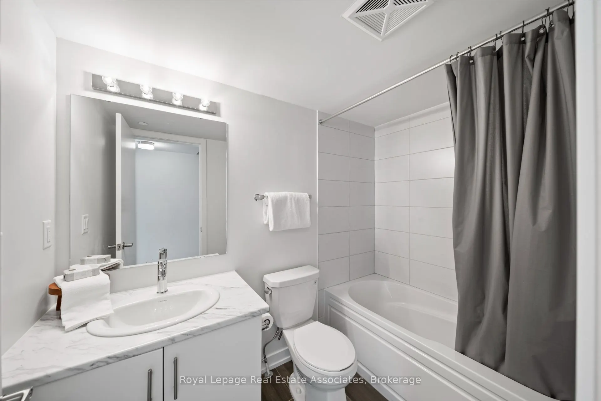 3546 Colonial Drive, #10
