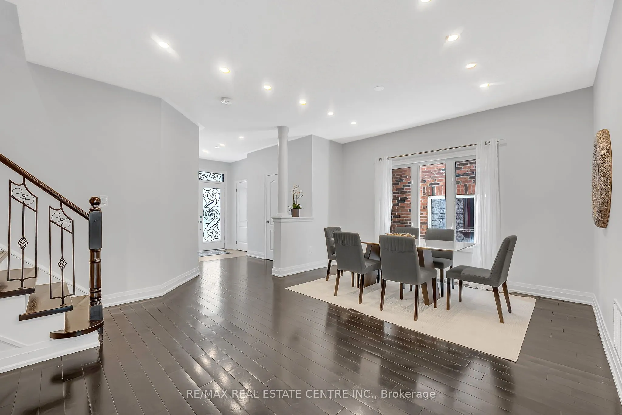 28 Fallharvest Avenue