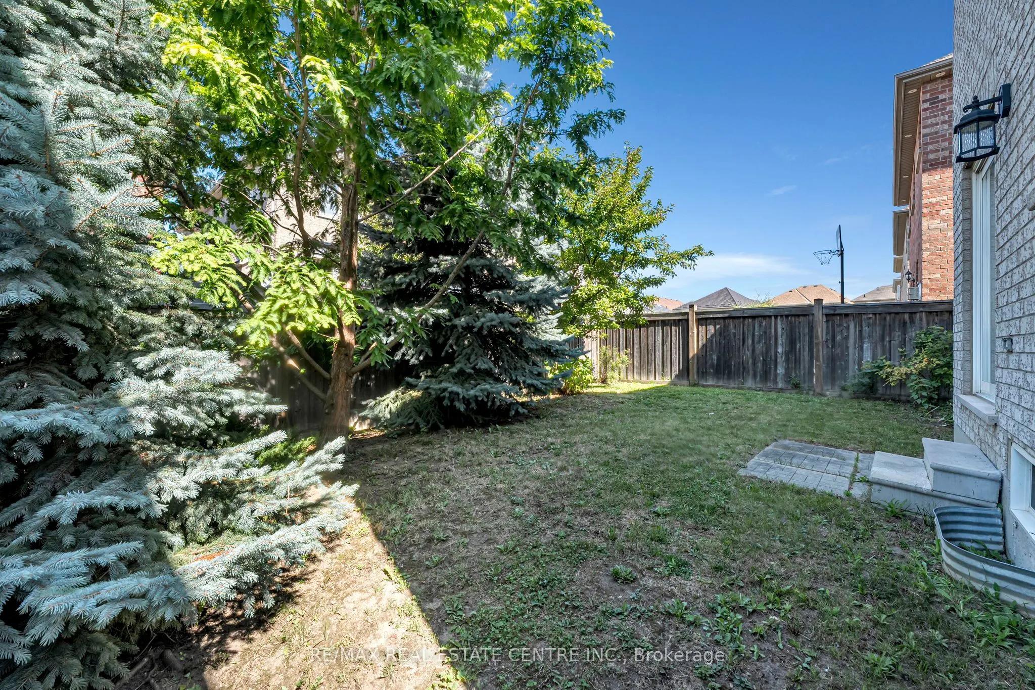 28 Fallharvest Avenue