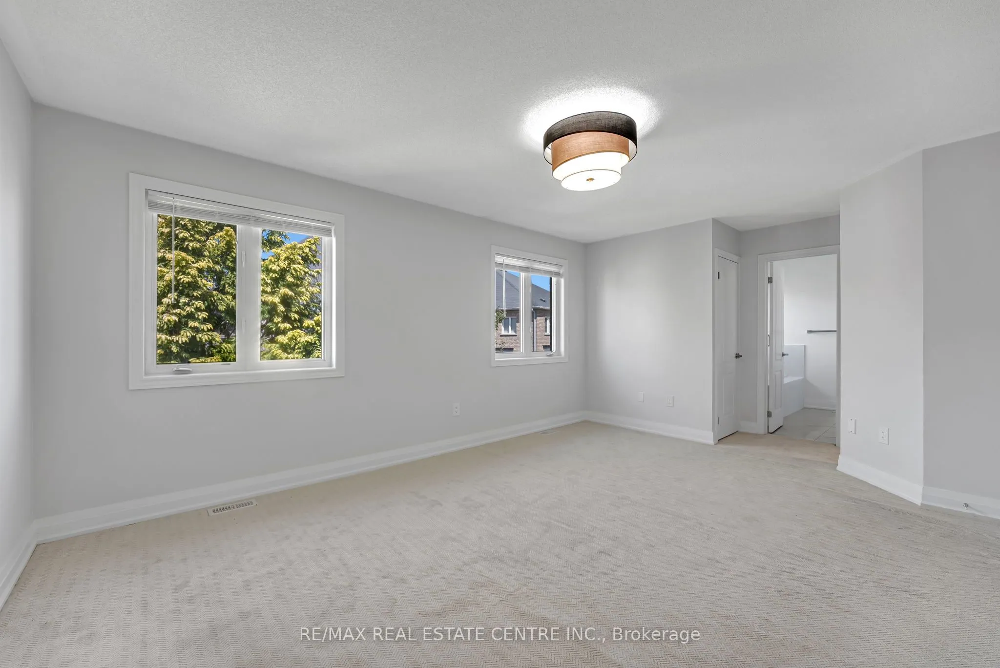 28 Fallharvest Avenue
