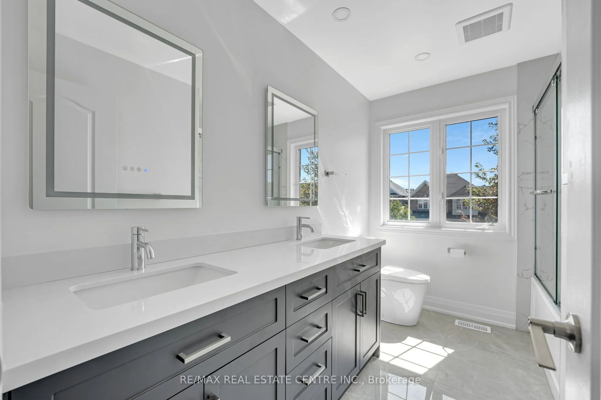 28 Fallharvest Avenue