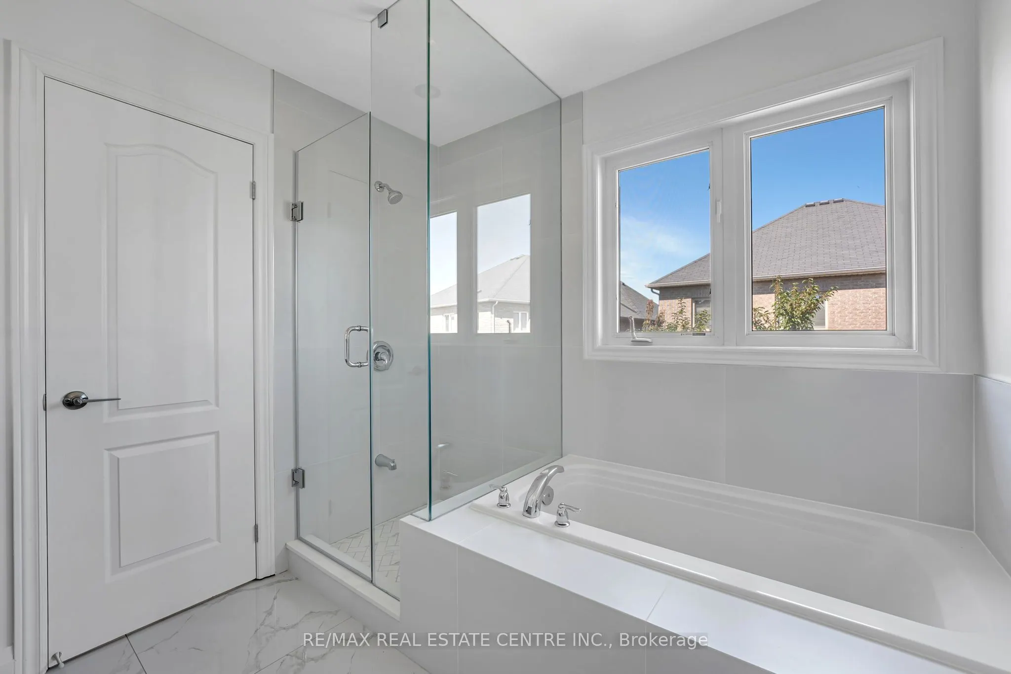 28 Fallharvest Avenue