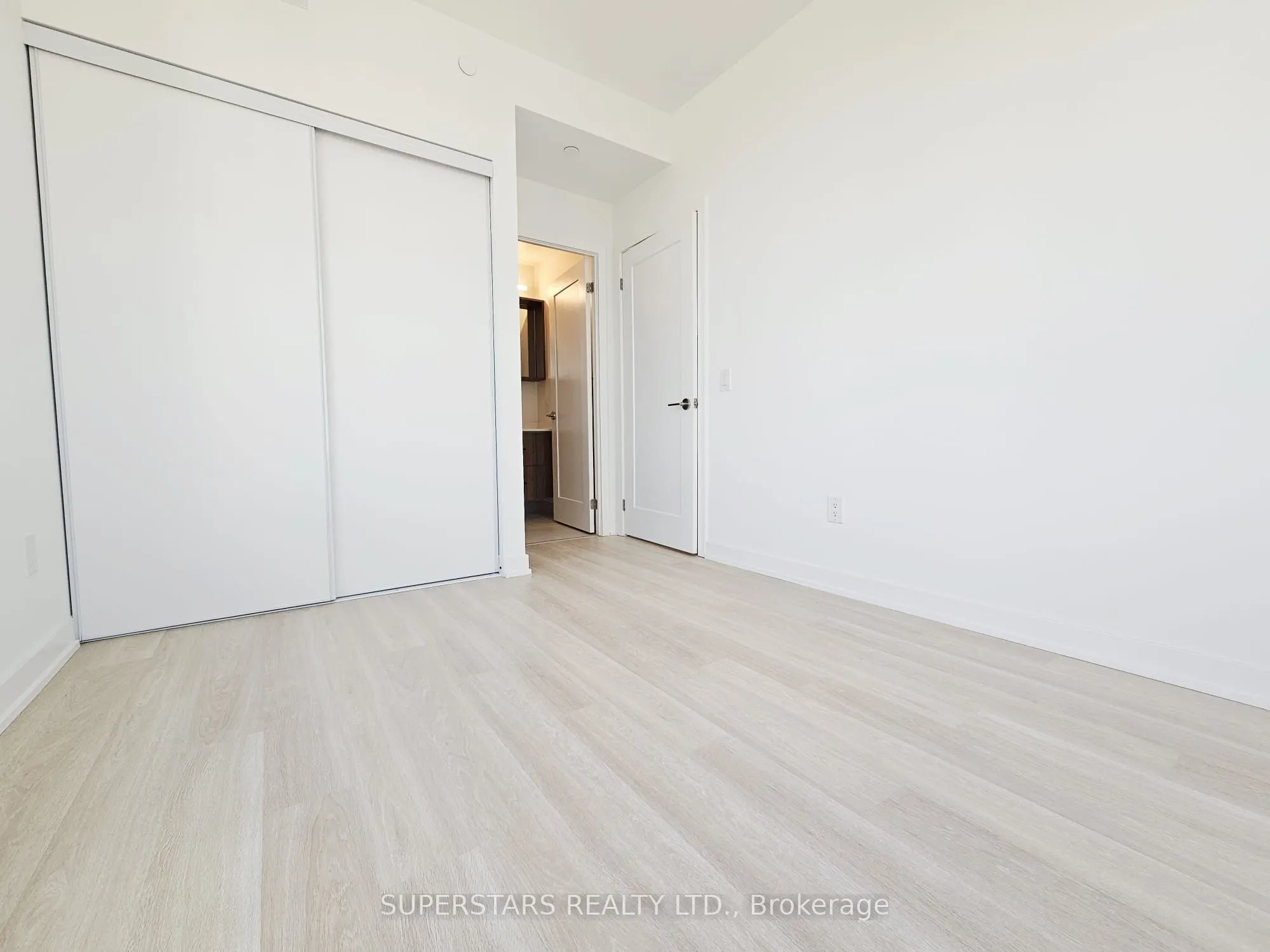 5105 Hurontario Street, #2911