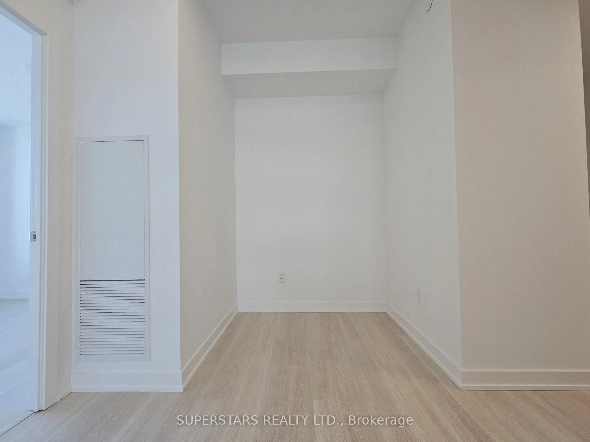 5105 Hurontario Street, #2911