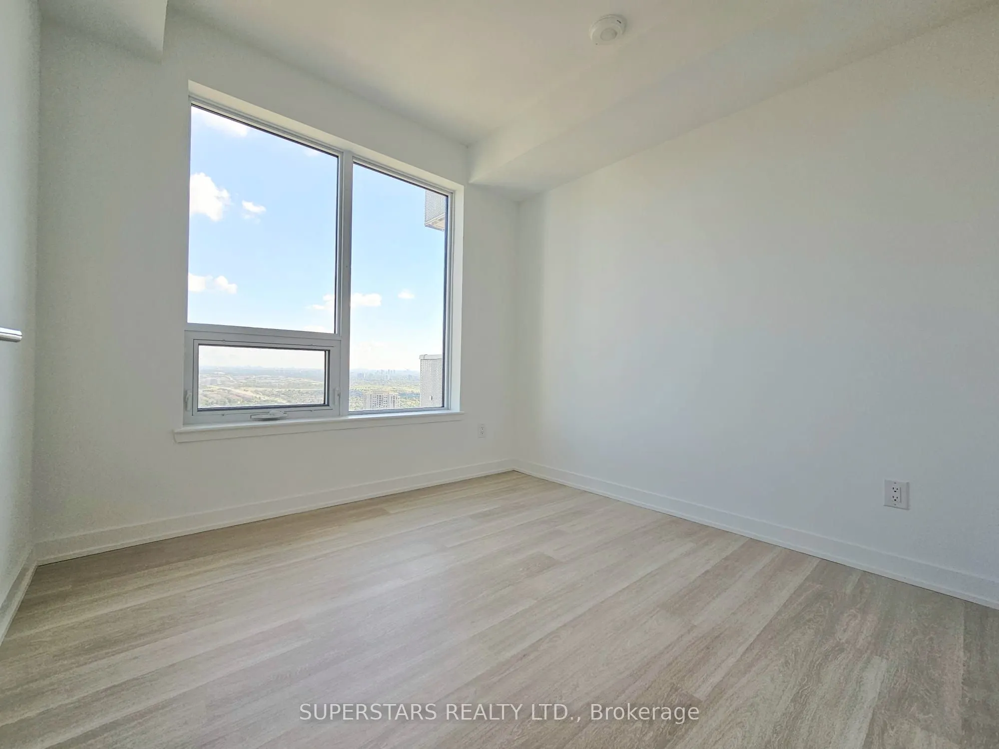 5105 Hurontario Street, #2911