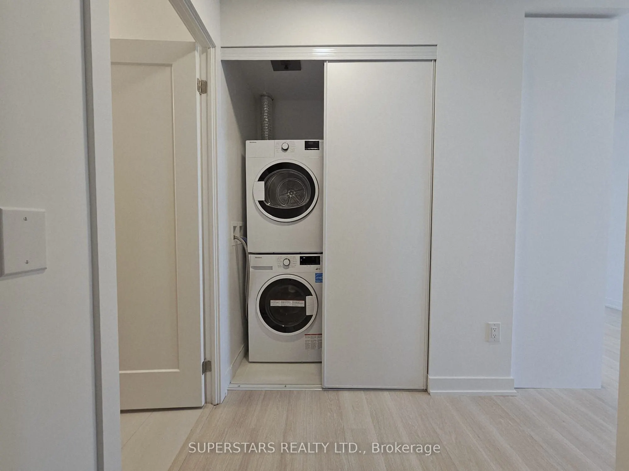 5105 Hurontario Street, #2911